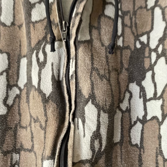 Tree bark camouflage hooded jacket - Picture 4 of 6